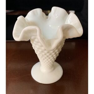 Vintage Fenton Hobnail Milk Glass Ruffled Miniature Bud Vase 4"‎